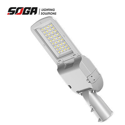 Lâmpada de rua IP66 com sensor de movimento para maior segurança